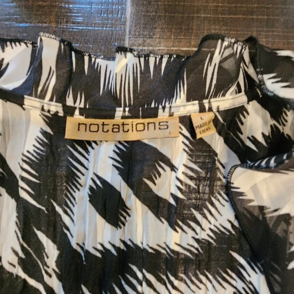 Notations Black and White Ruffled   Blouse with Matching Cami - Picture 6 of 7